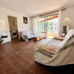 Familial 3 Pieces, Terrasse Et Parking, Proche Et Commerces - - Fr-1-226b-193 *